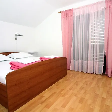 5106c Tisno