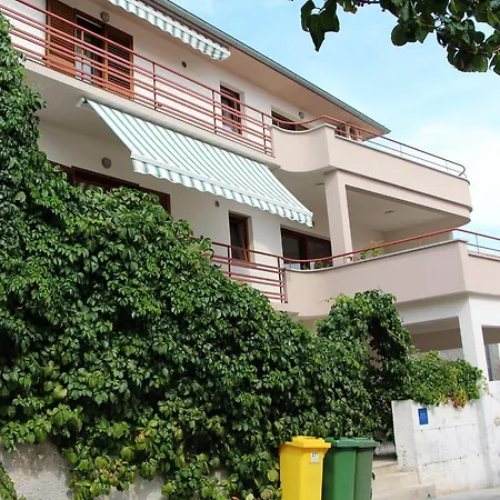 5106c Apartamento Tisno